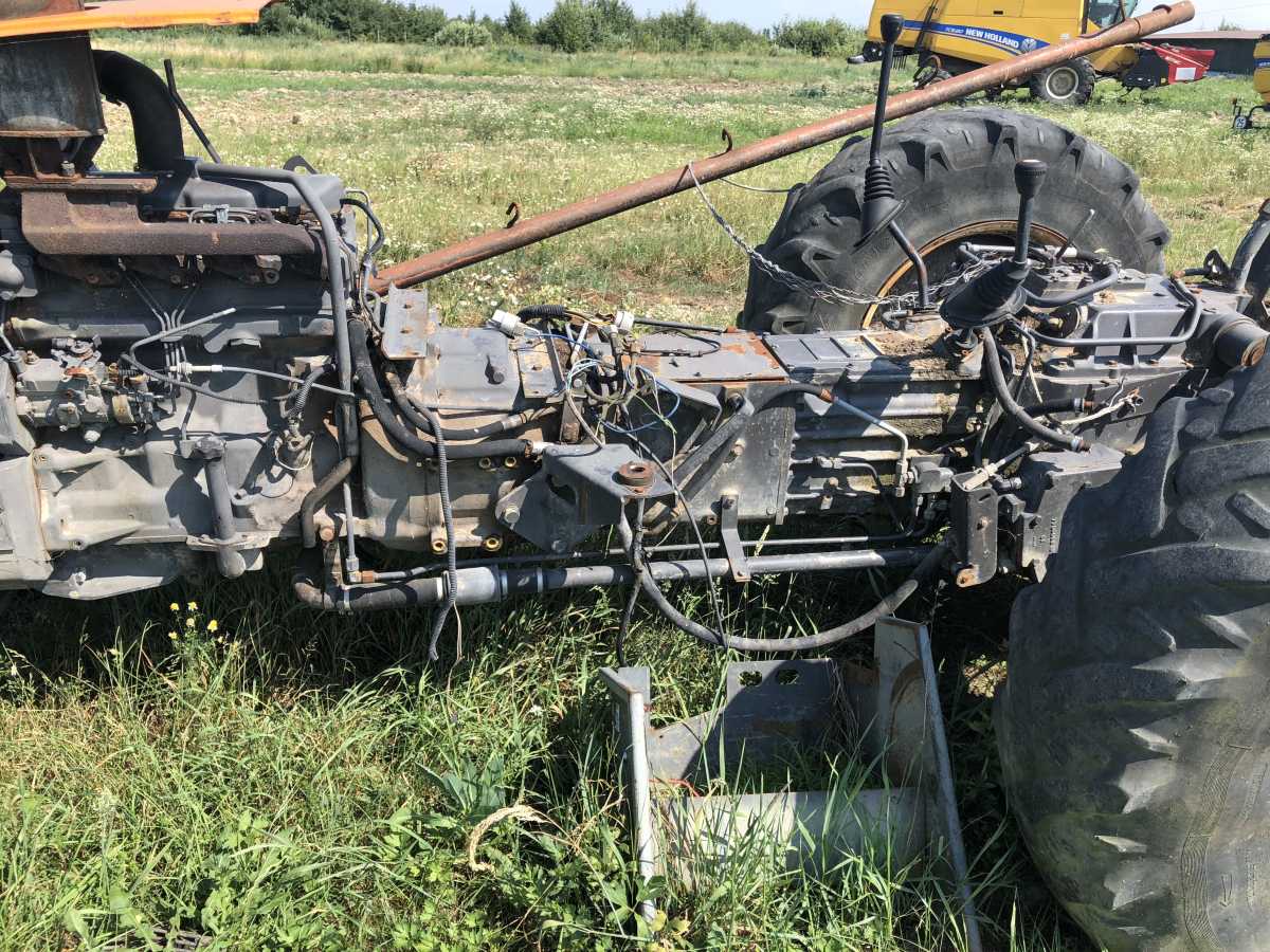 11---TRACTOR-RENAULT-SERIA-4160179...........jpg