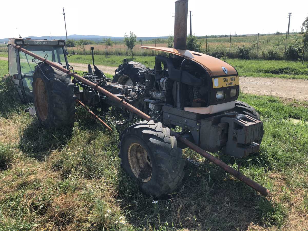 11---TRACTOR-RENAULT-SERIA-4160179.....jpg