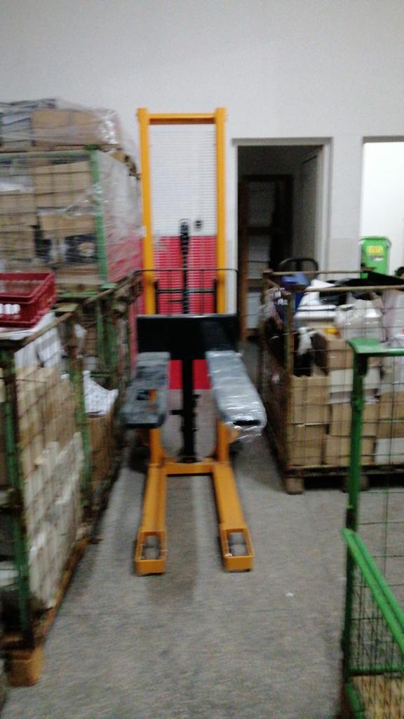 20230418135240_380_Transpaleta-manuala.jpg