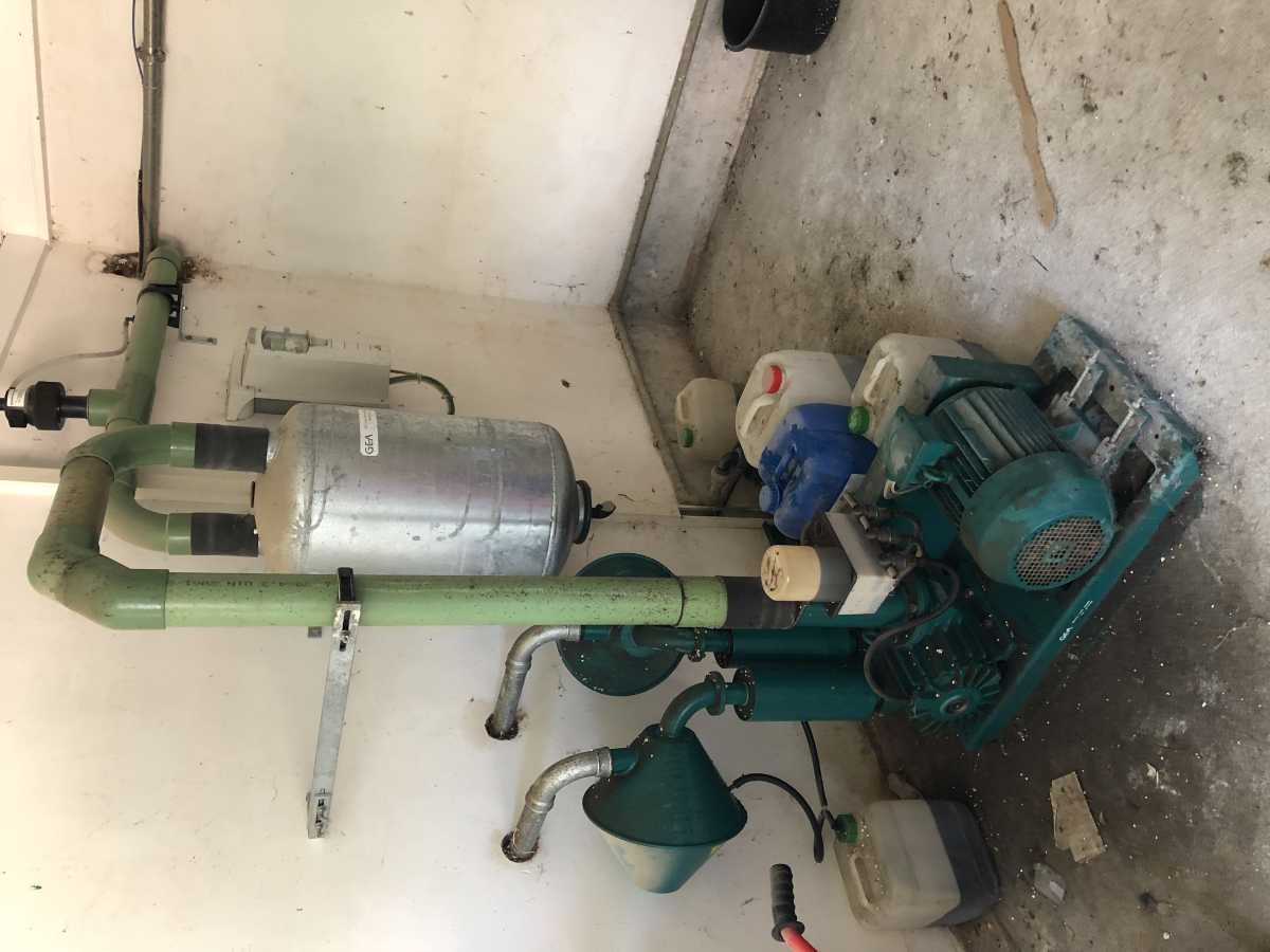 20231016141147_729_3---INSTALATIE-SALA-DE-MULS---Grup-de-vacuum-RPS2100.jpg