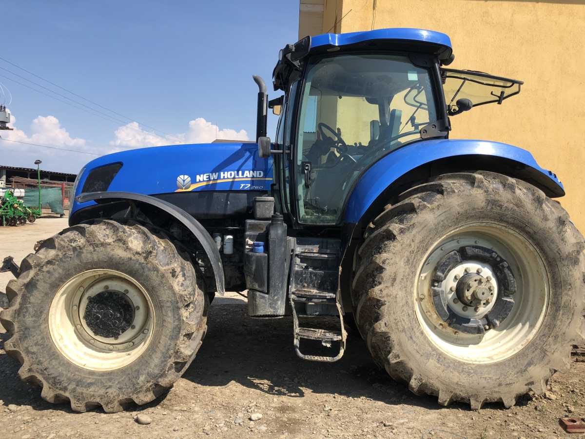 4---TRACTOR-NEW-HOLLAND-T7260-T4-SH......jpg