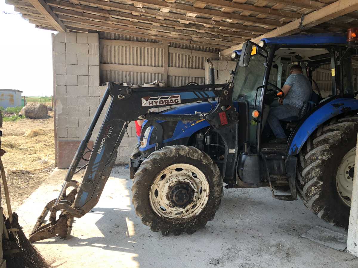 5---TRACTOR-NEW-HOLLAND-TD-5-105T3-SN......jpg