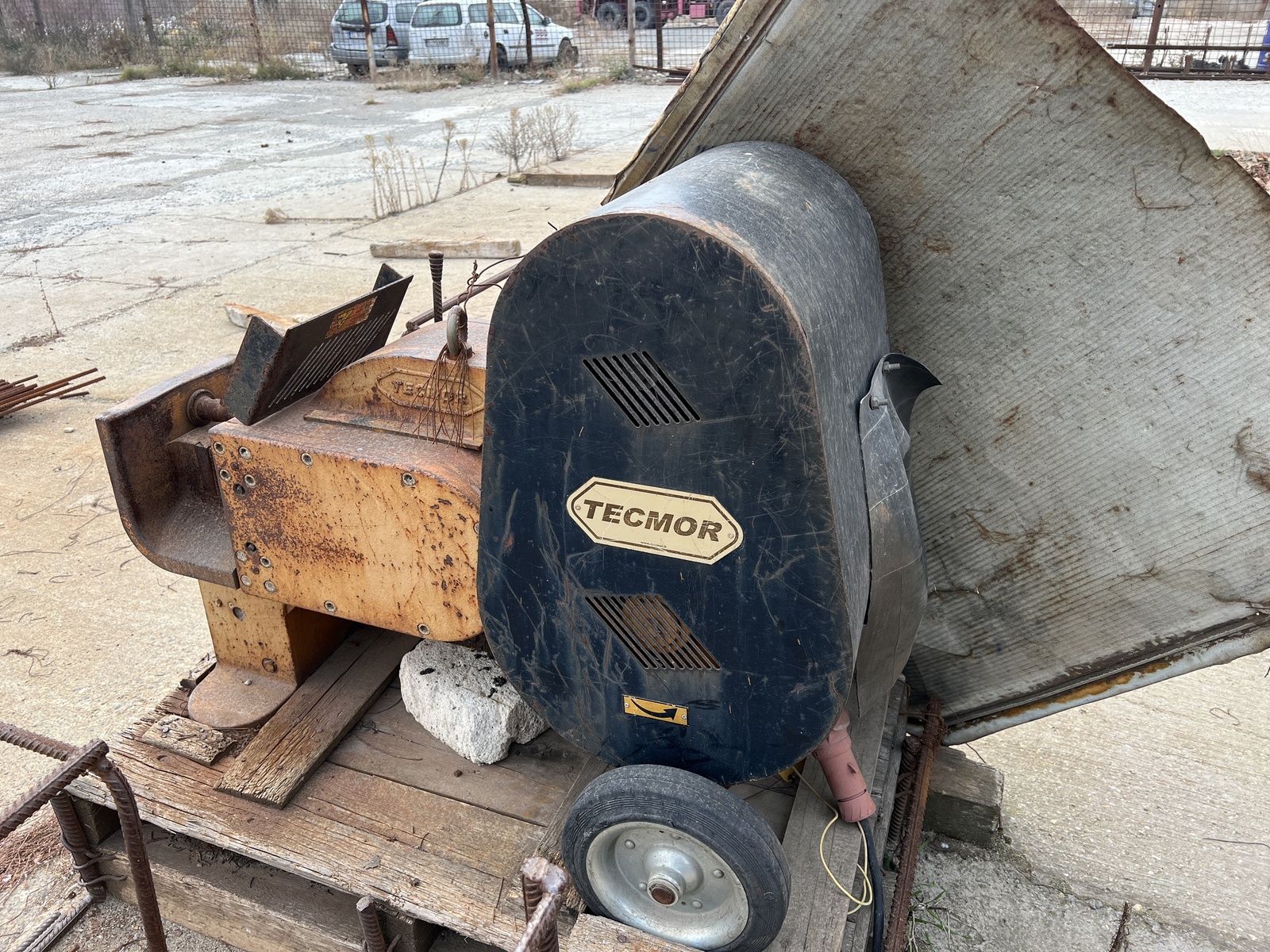 MASINA-DE-DEBITAT-OB-380V1600p.jpg